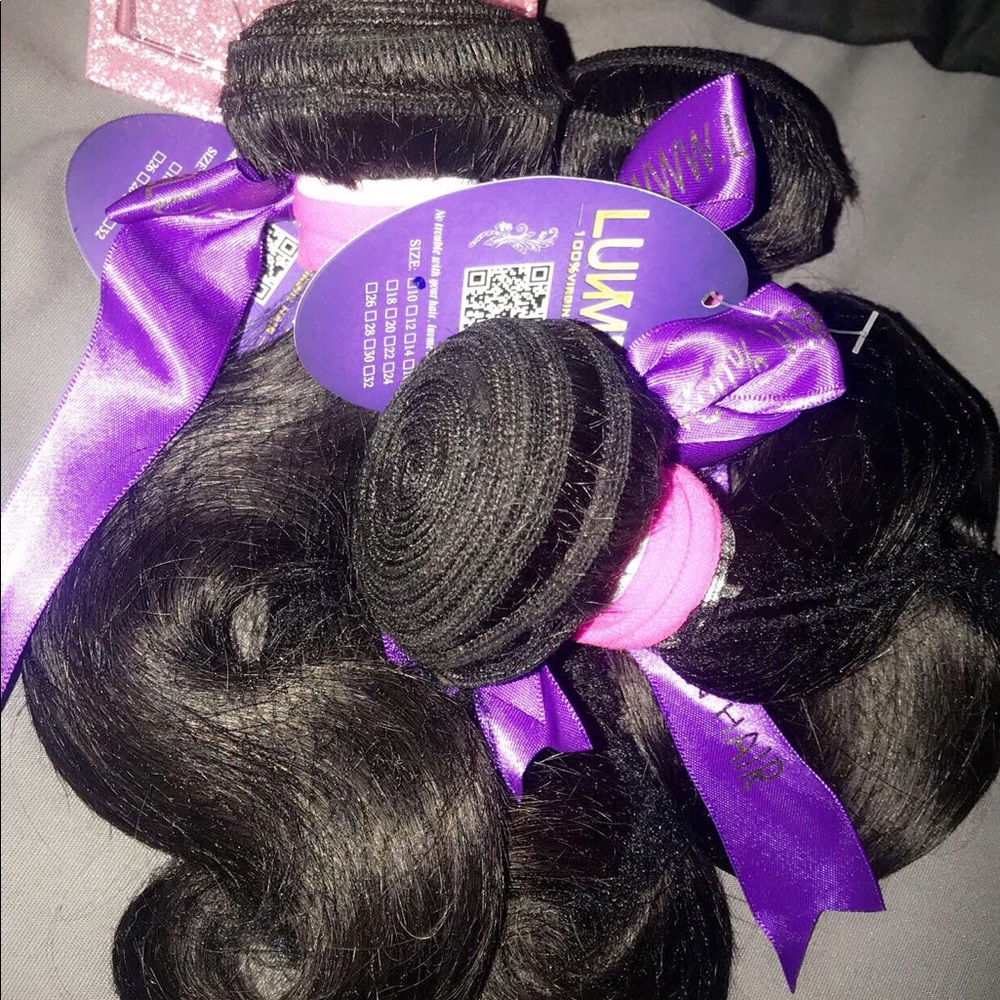 Luvmehair 3 bundles with eyelashes .